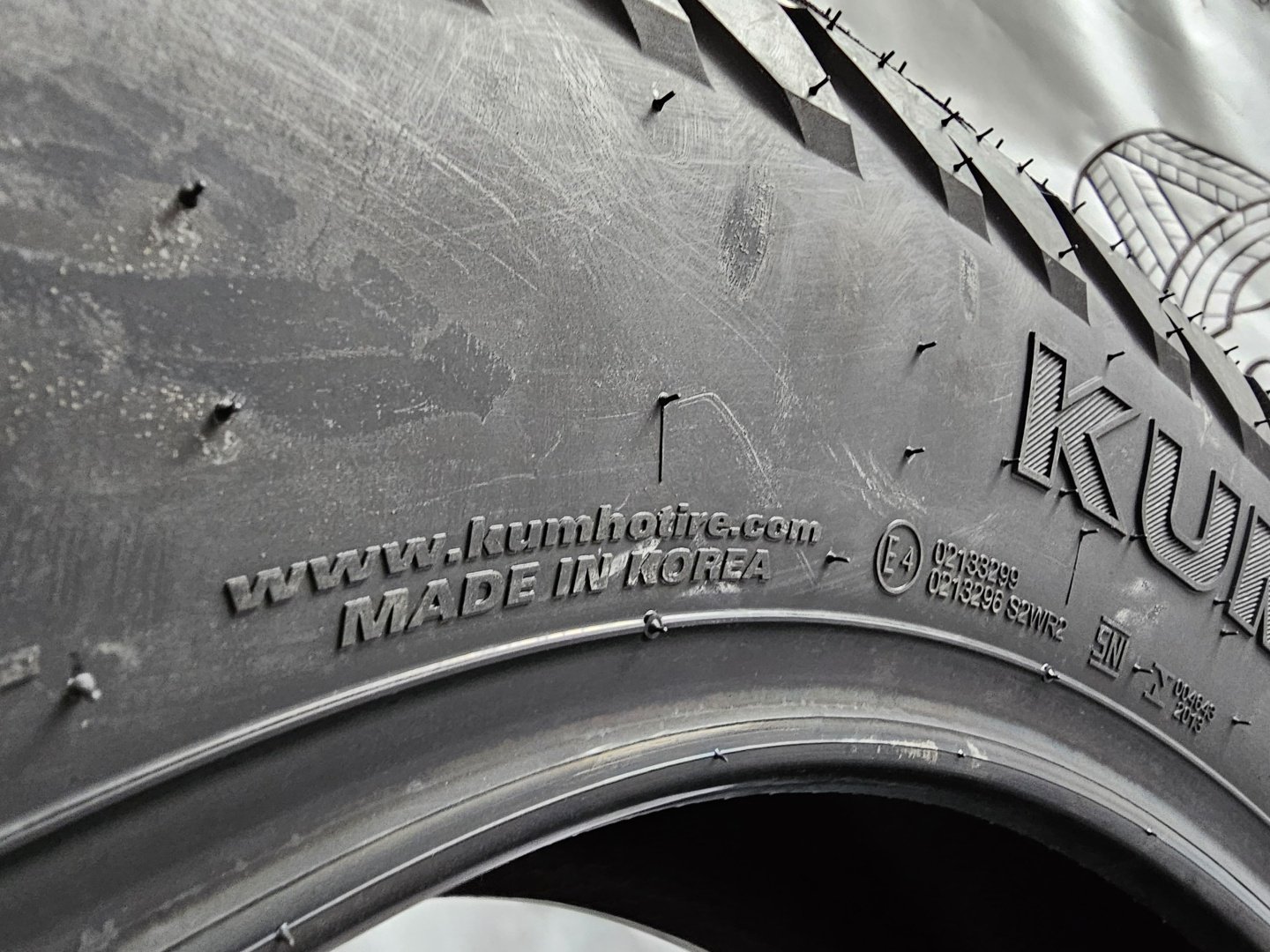 Kumho AT52 265/65 R18 114T купить,NaN