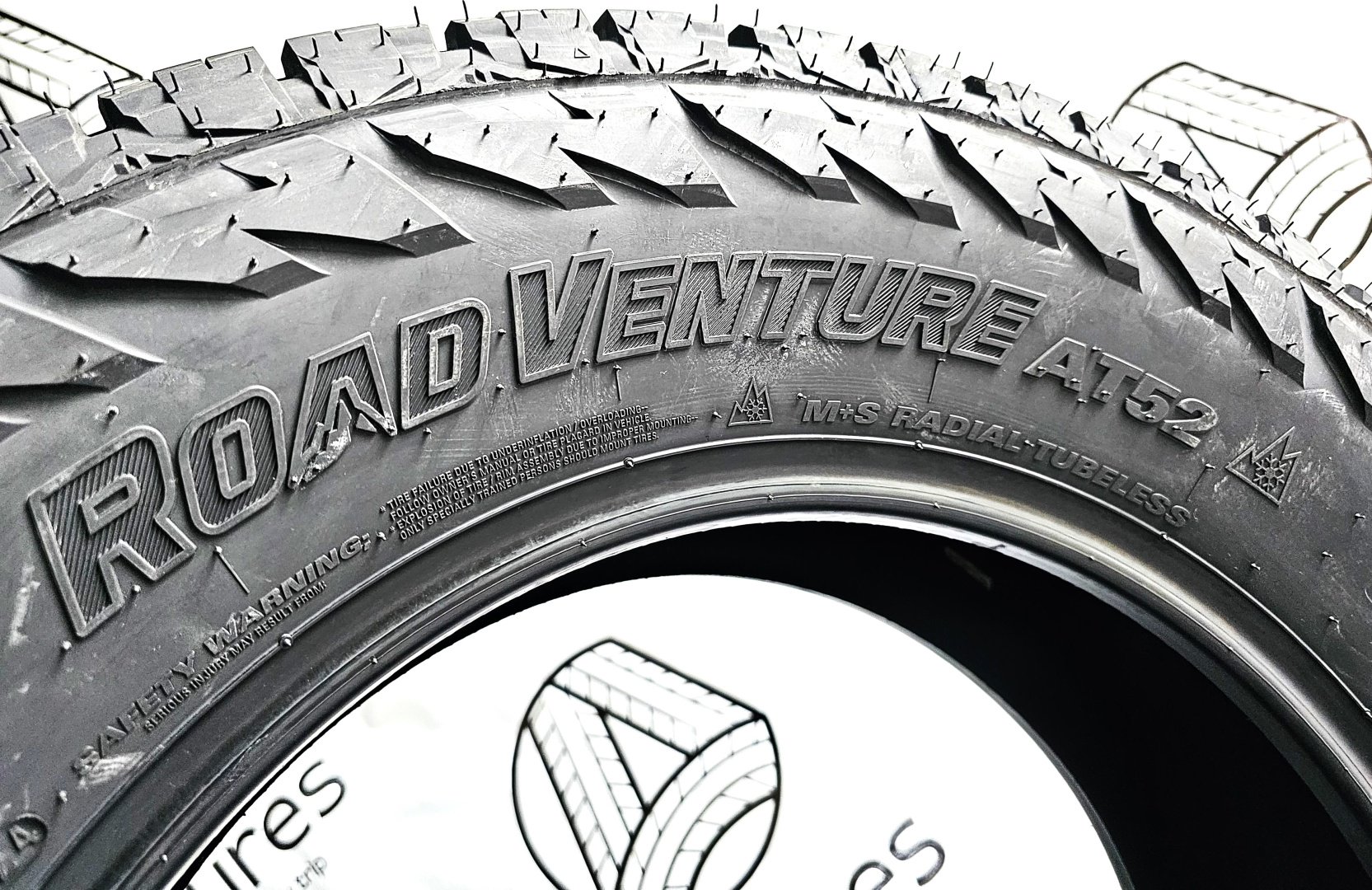 Kumho AT52 265/65 R18 114T купить,NaN