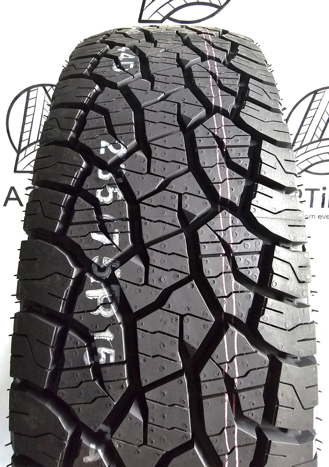 Kumho AT52 235/75 R15 109T купить,NaN