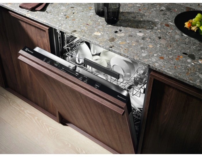 Посудомоечная машина Electrolux EES47310L белый