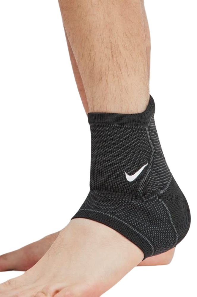 Бандаж Nike N.100.0670.031 черный S