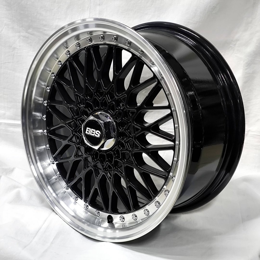 Wheels 616 7x15/4x100 D67.1 ET35 4 диска черный, серебристый купить,450000