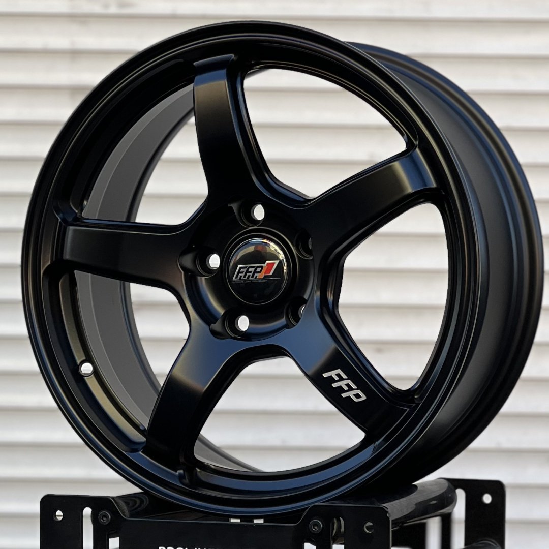 WHEELS Wheels3844 7.5x17/5x114.3 D67.1 ET35 4 диска черный, черный матовый купить,520000