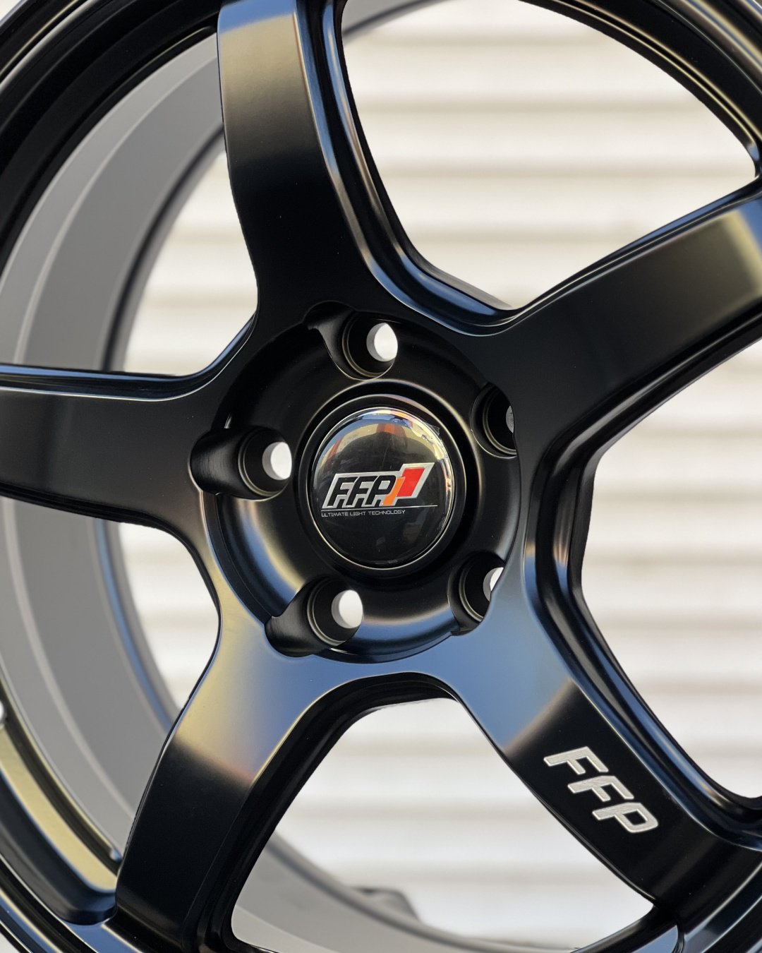 WHEELS Wheels3844 7.5x17/5x114.3 D67.1 ET35 4 диска черный, черный матовый купить,520000