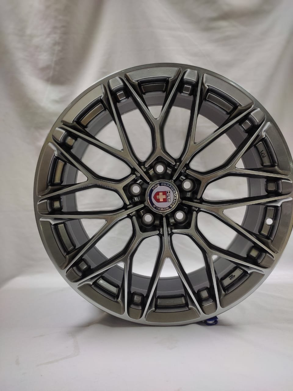 HRE 8122 8x18/5x114.3 D67.1 ET40 4 диска графит купить,580000