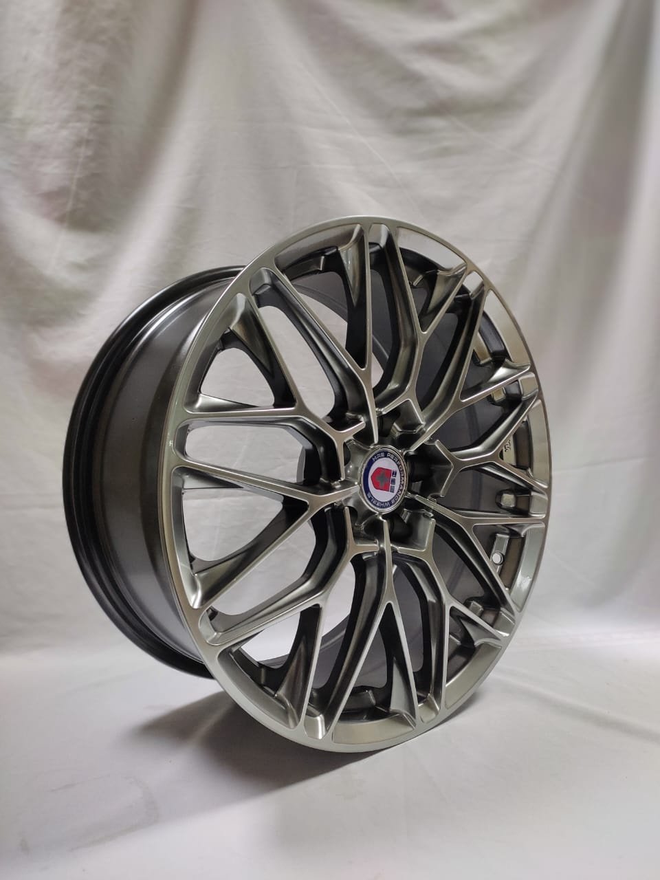 HRE 8122 8x18/5x114.3 D67.1 ET40 4 диска графит купить,580000