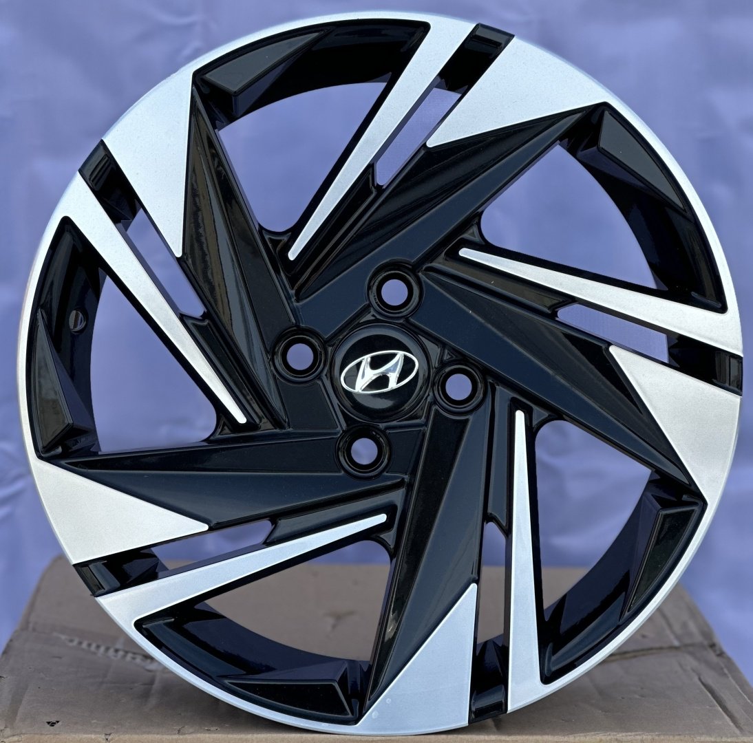 RNO PX01 6.5x16/4x100 D67.1 ET45 4 диска черный, серебристый купить,397000