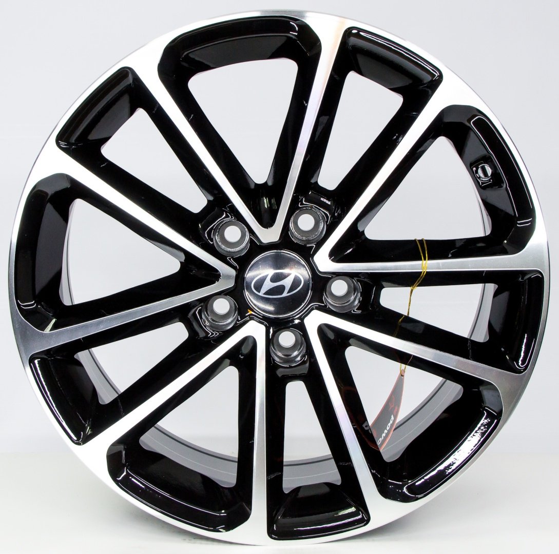 Hyundai 5096 7x17/5x114.3 D67.1 ET45 4 диска черный, серебристый купить,530000