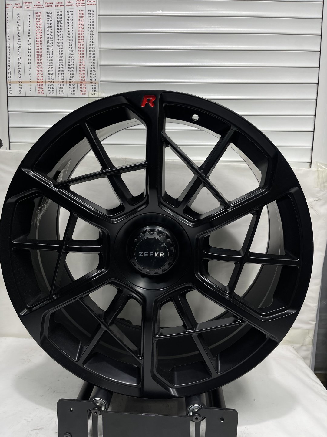 Zeekr Sport 001 9.5x22/5x108 D63.4 ET48 4 диска черный купить,2500000