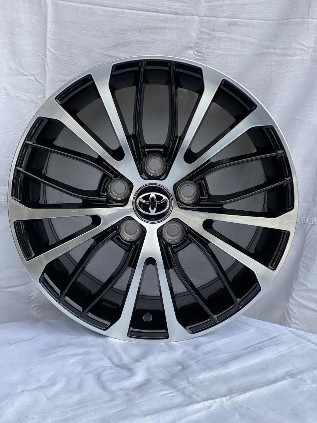 Toyota BK5343 6.5x16/5x114.3 D60.1 ET45 4 диска черный, серебристый - ForteMarket Toyota BK5343 6.5x16/5x114.3 D60.1 ET45 4 диска черный, серебристый купить,420000
