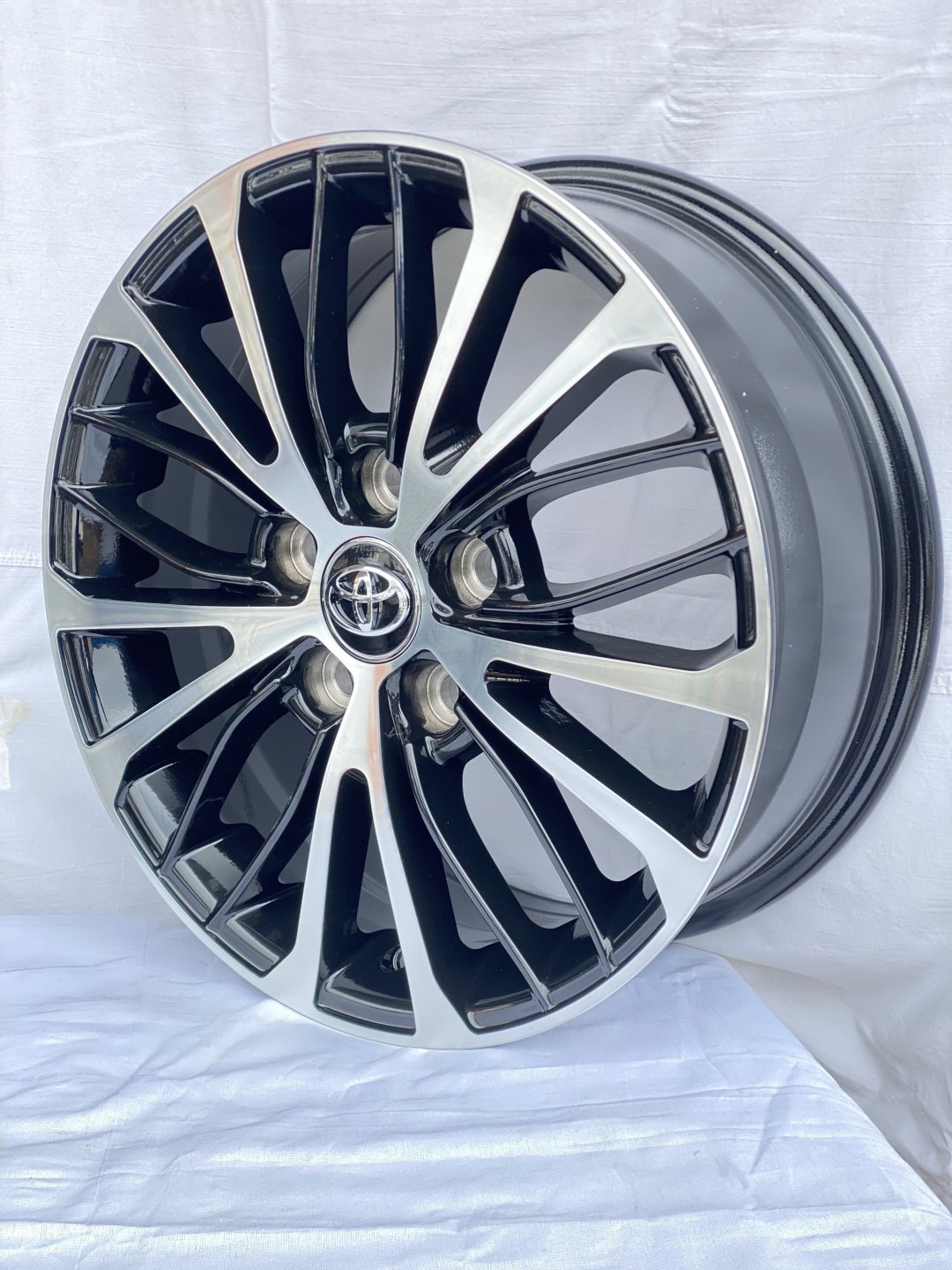 Toyota BK5343 6.5x16/5x114.3 D60.1 ET45 4 диска черный, серебристый - ForteMarket Toyota BK5343 6.5x16/5x114.3 D60.1 ET45 4 диска черный, серебристый купить,420000