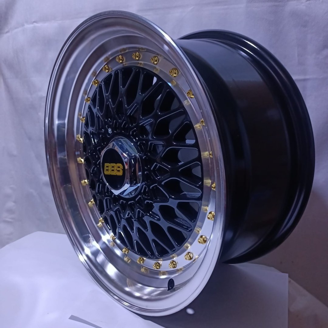 BBS 155170 7x15/4x100 D73.1 ET22 4 диска черный, серебристый купить,350000