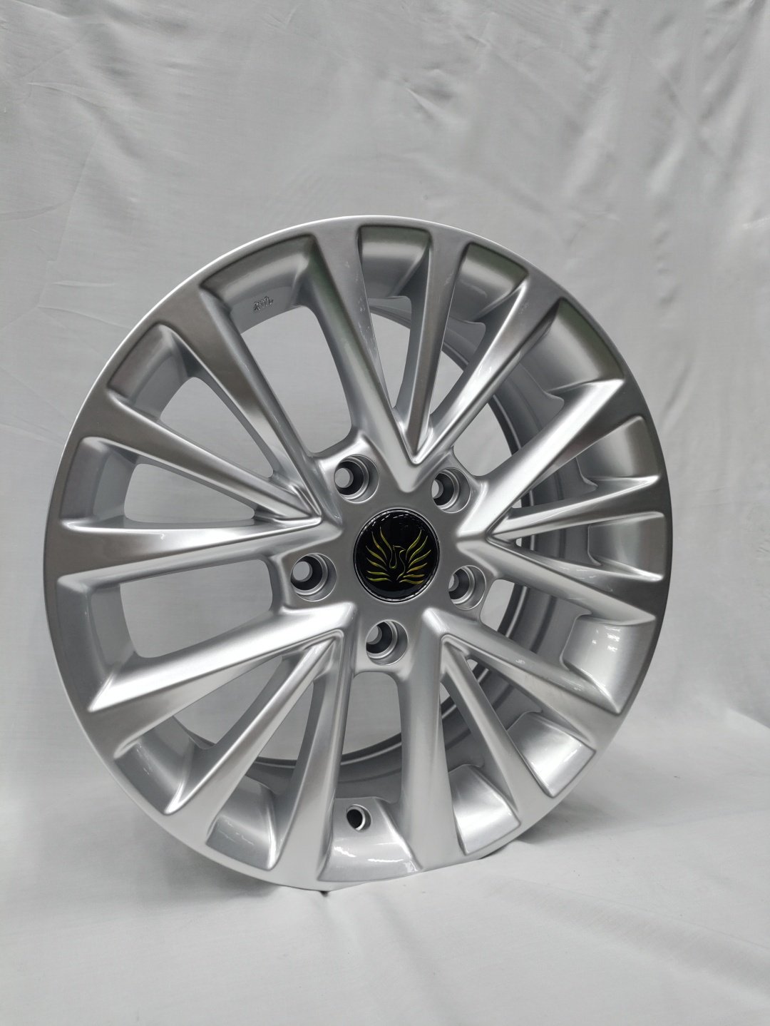LKN 123 6x15/5x114.3 D60.1 ET40 4 диска серебристый - ForteMarket LKN 123 6x15/5x114.3 D60.1 ET40 4 диска серебристый купить,390000