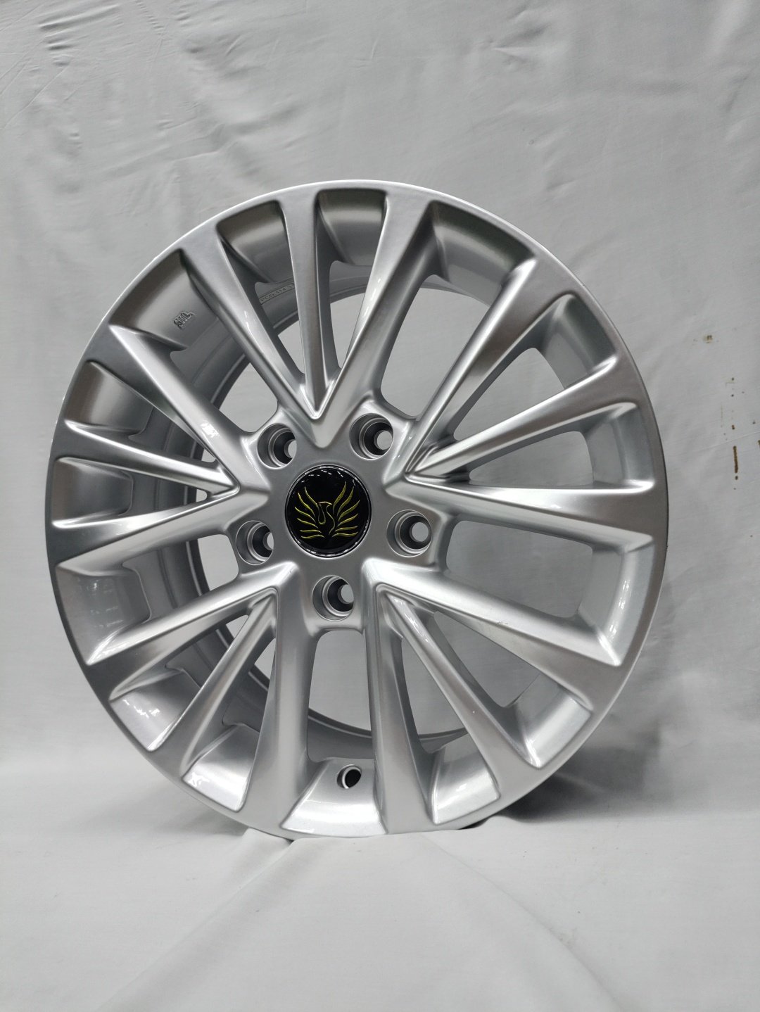 LKN 123 6x15/5x114.3 D60.1 ET40 4 диска серебристый - ForteMarket LKN 123 6x15/5x114.3 D60.1 ET40 4 диска серебристый купить,390000