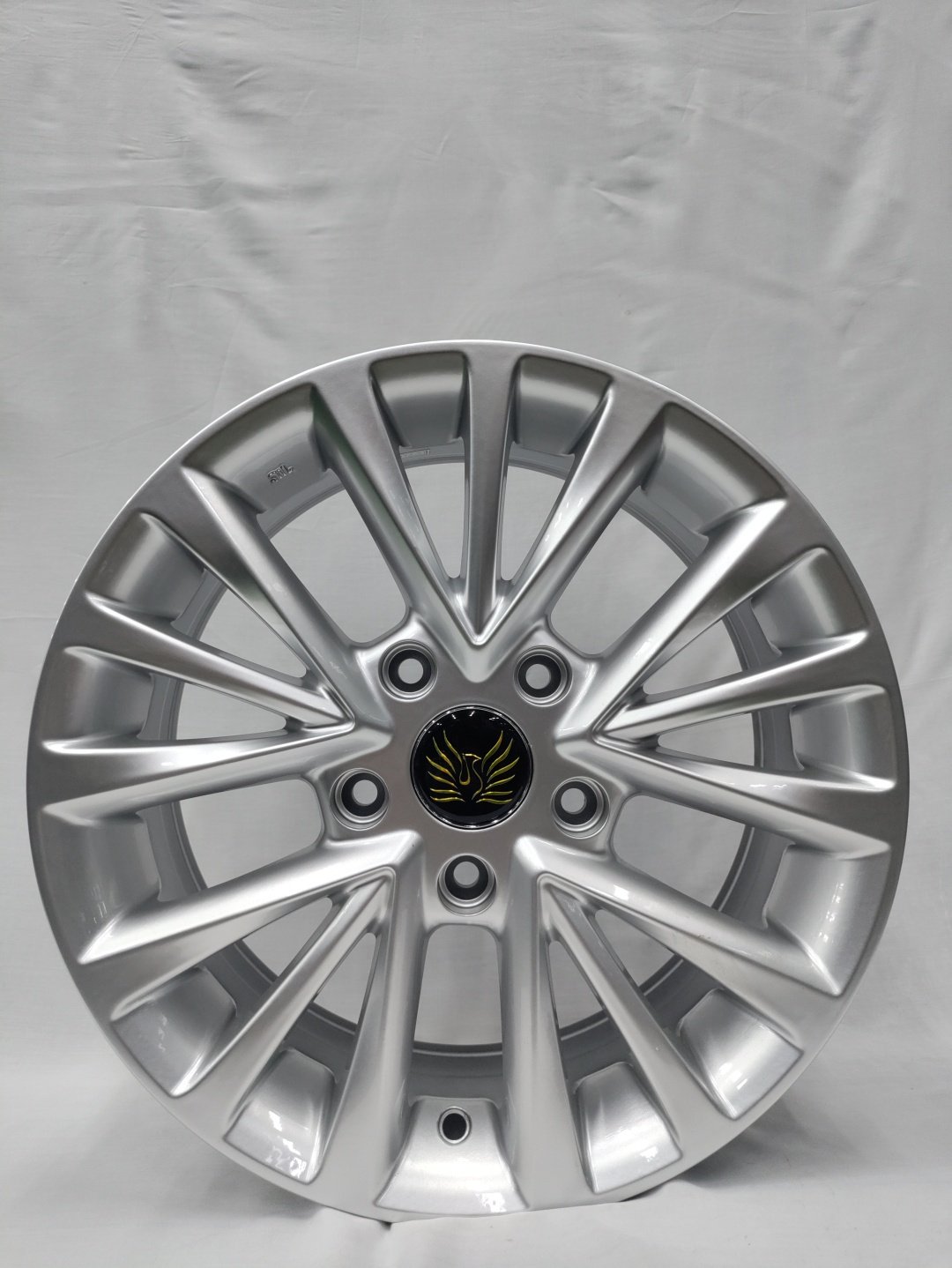 LKN 123 6x15/5x114.3 D60.1 ET40 4 диска серебристый - ForteMarket LKN 123 6x15/5x114.3 D60.1 ET40 4 диска серебристый купить,390000