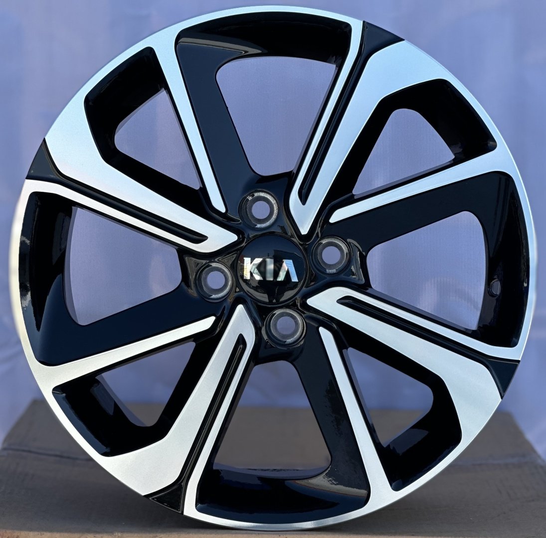 RNO 017233142 6.5x16/4x100 D54.1 ET50 4 диска черный, серебристый купить,430000