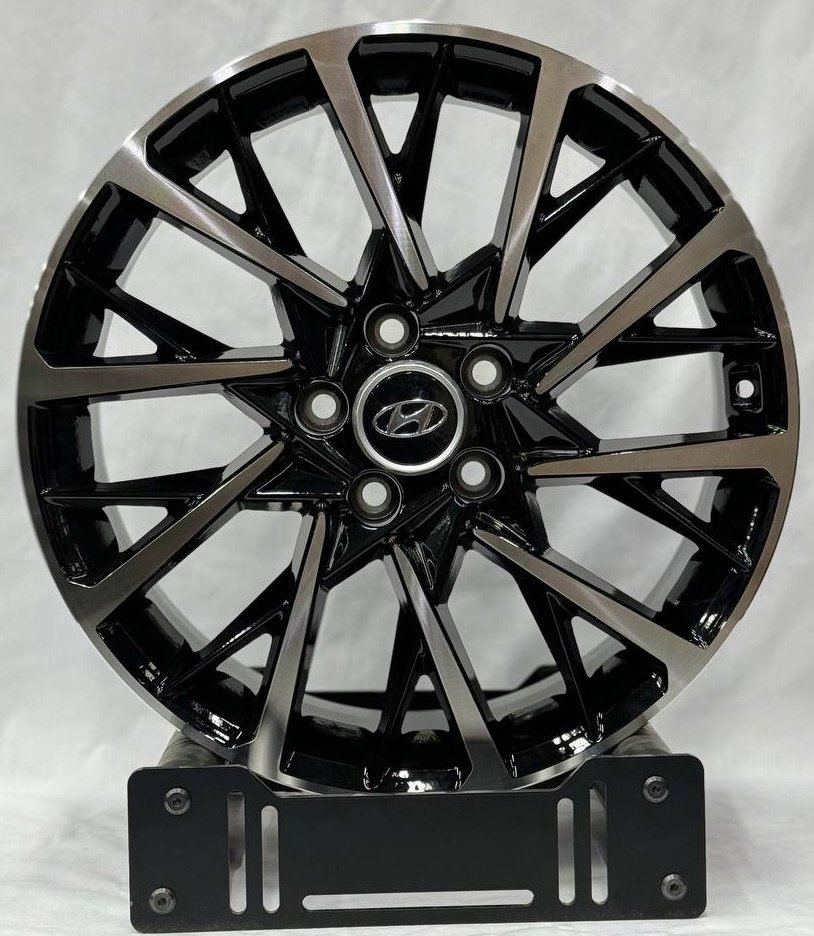 RNO 0241 7.5x18/5x114.3 D67.1 ET50 4 диска черный, серебристый купить,660000