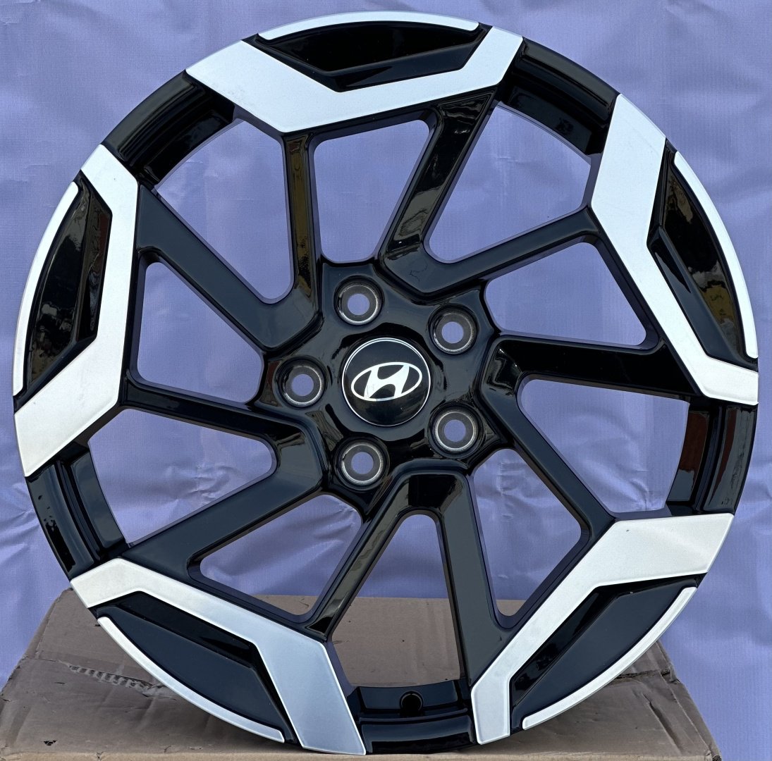 RNO 1080 7.5x18/5x114.3 D67.1 ET48 4 диска черный, серебристый купить,660000