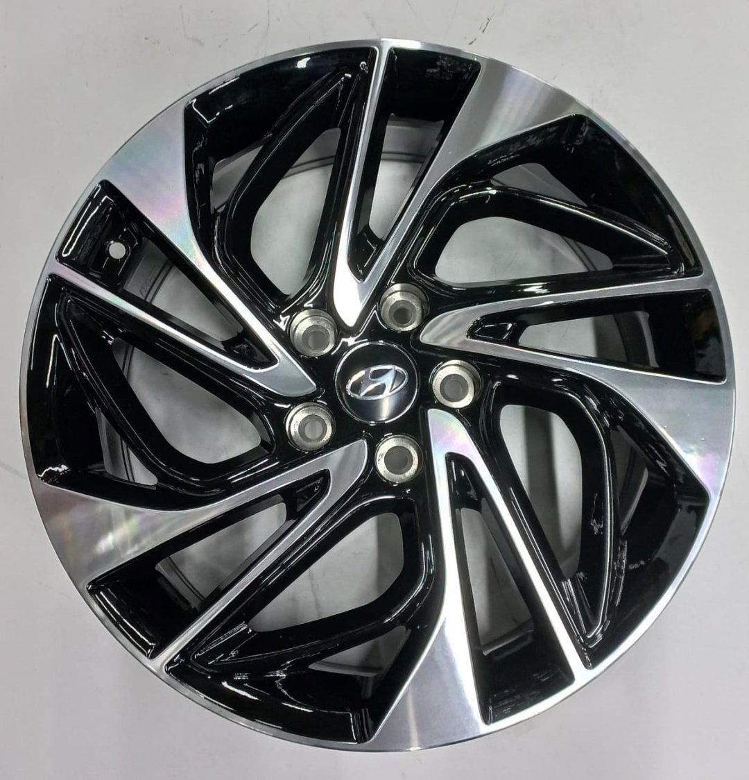 Hyundai 5518 7.5x18/5x114.3 D67.1 ET51 4 диска черный, серебристый купить,680000
