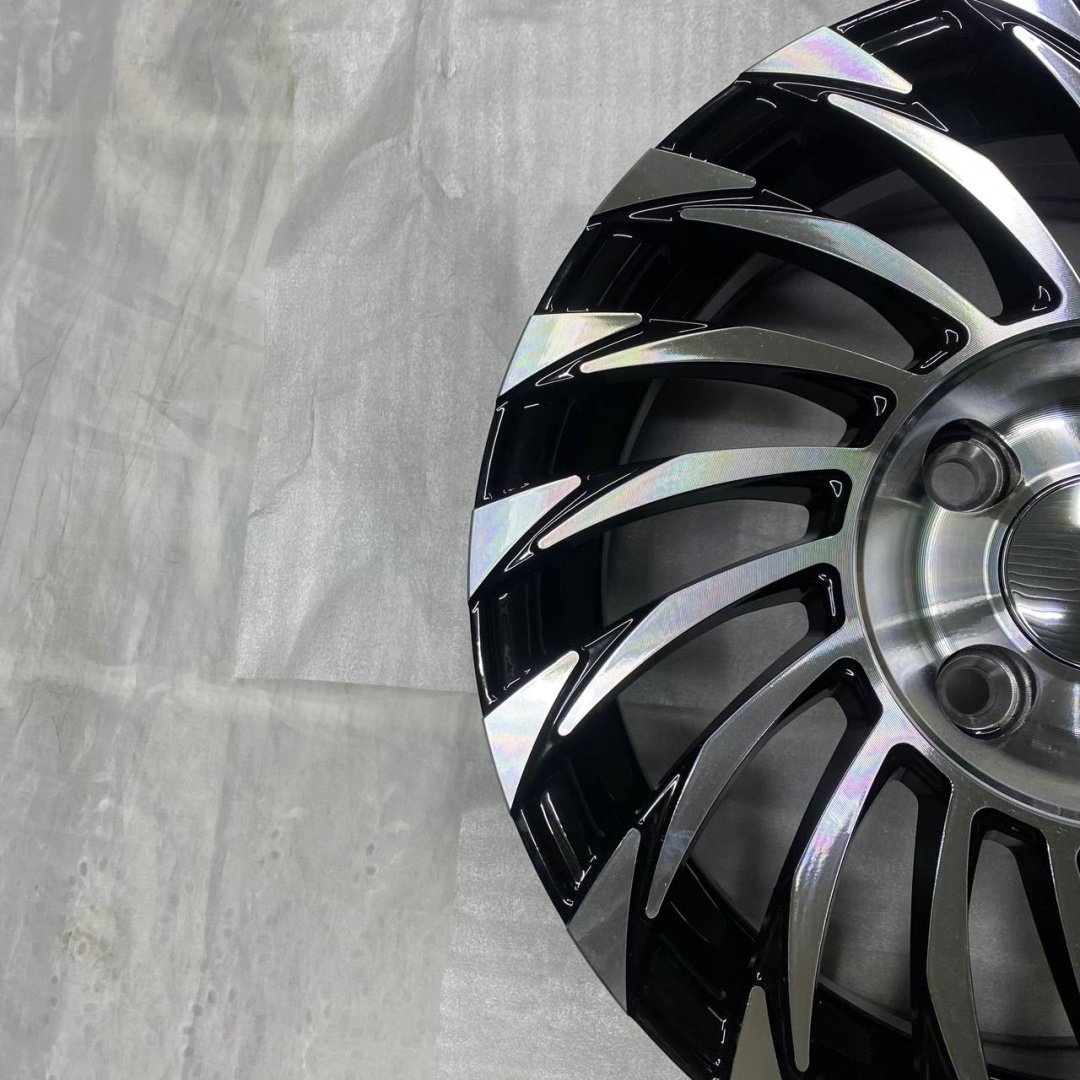 DIVAD 144136 5.5x14/4x100 D73.1 ET30 4 диска черный, серебристый купить,364000