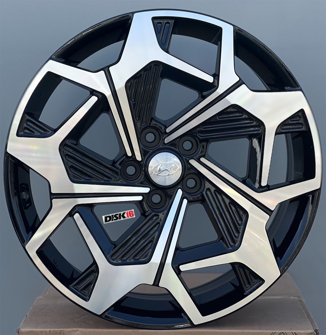 RNO 5377 7.5x19/5x114.3 D67.1 ET49 4 диска черный, серебристый купить,690000