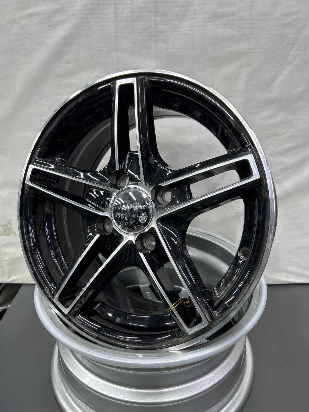LKN Lkn3 6x14/4x100 D67.1 ET35 4 диска черный, серебристый купить,NaN