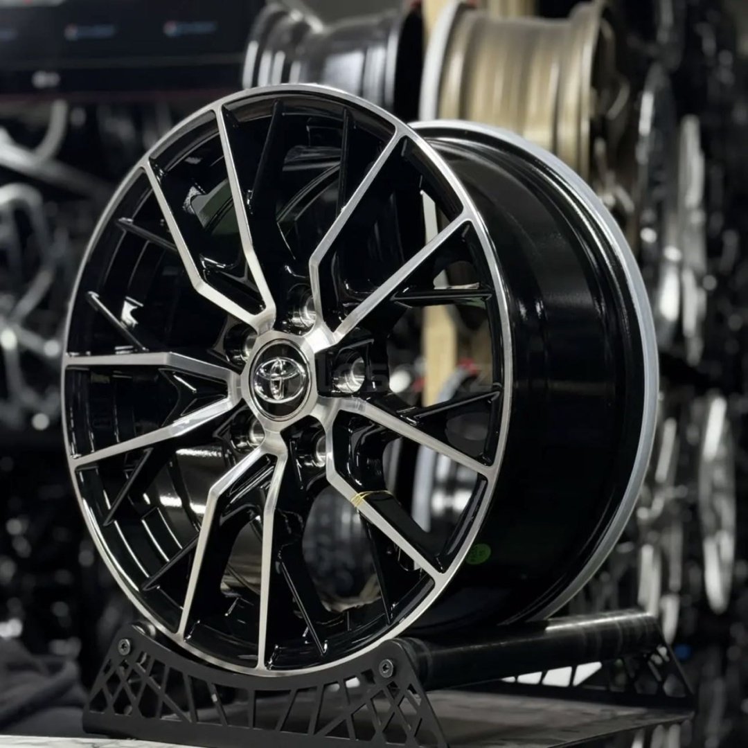 RNO 5137 7x16/5x114.3 D60.1 ET40 4 диска черный, серебристый - ForteMarket RNO 5137 7x16/5x114.3 D60.1 ET40 4 диска черный, серебристый купить,460000