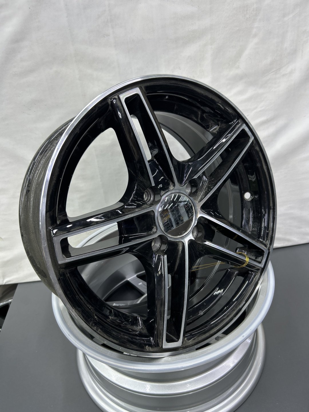 LKN Lkn3 6x14/4x100 D67.1 ET35 4 диска черный, серебристый купить,NaN