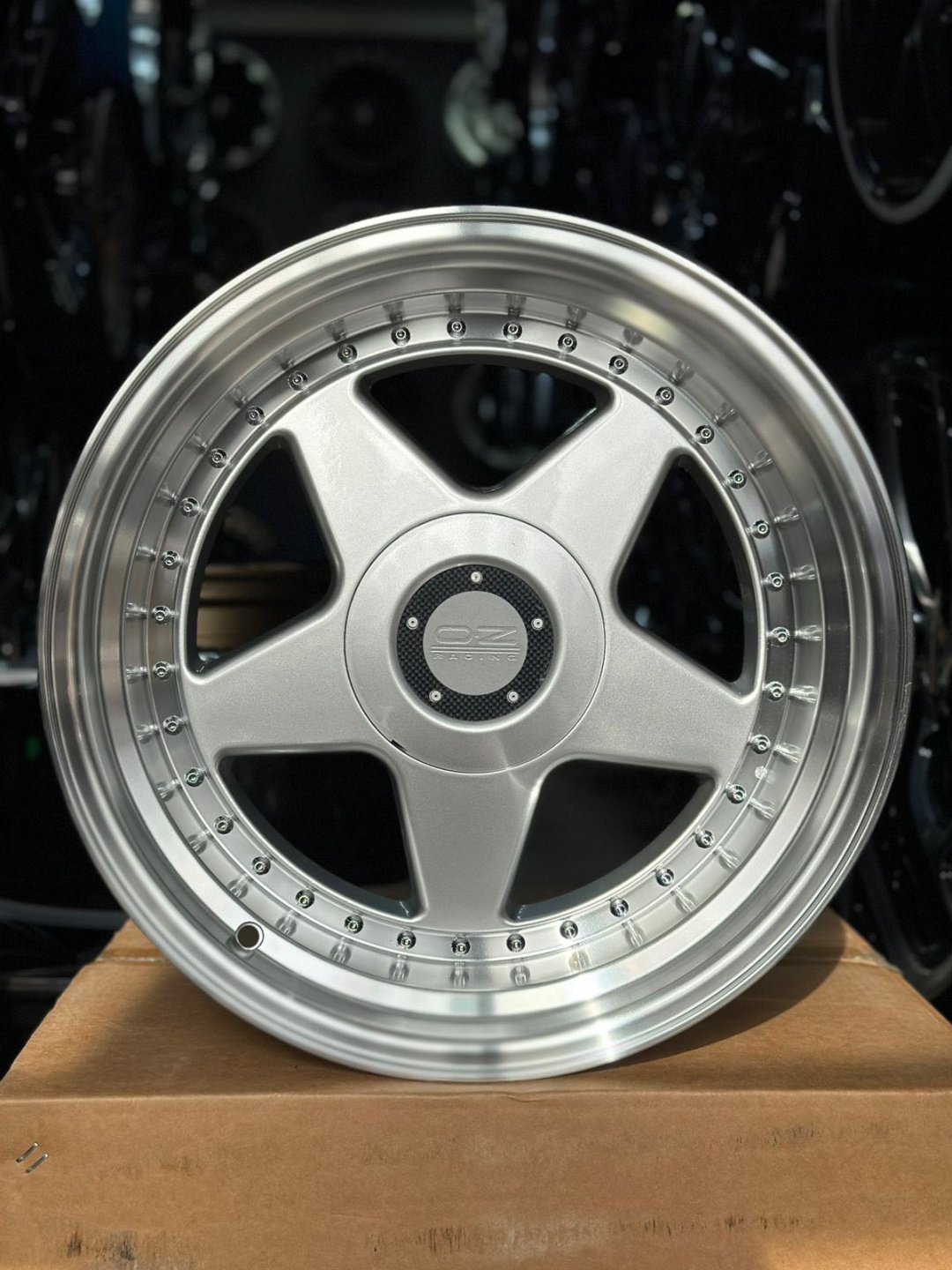 RNO 595 sp 8.5/9.5x17/5x120 D74.1 ET25 4 диска серебристый купить,NaN