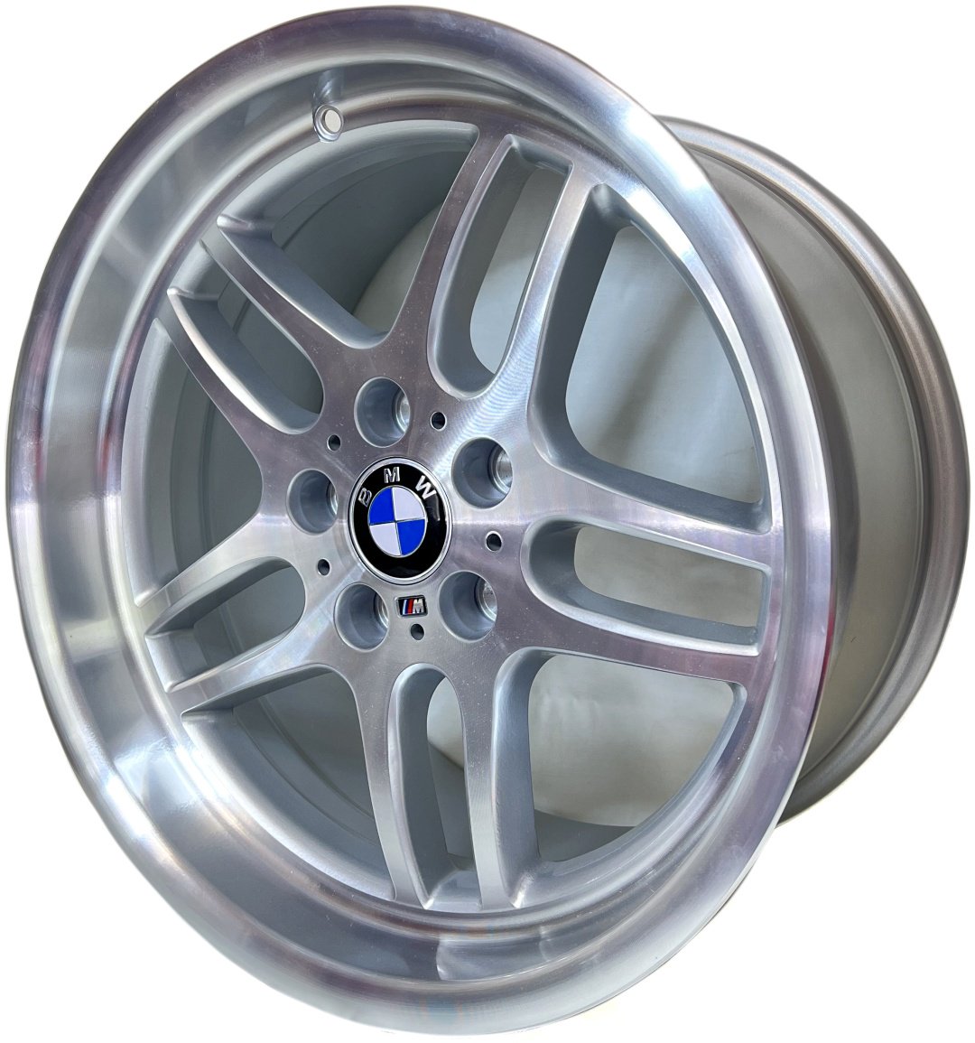 Replica 37 8/9.5x18/5x120 D74.1 ET13 4 диска серебристый купить,685000