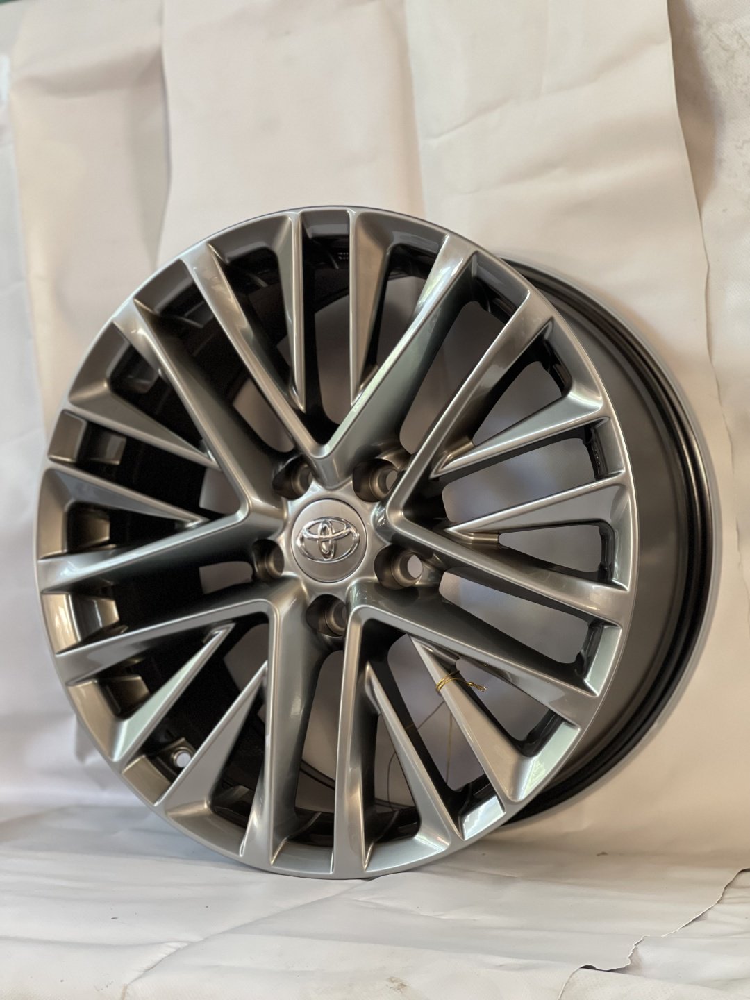 Toyota 1111 8x18/5x114.3 D60.1 ET40 4 диска графит купить,645000