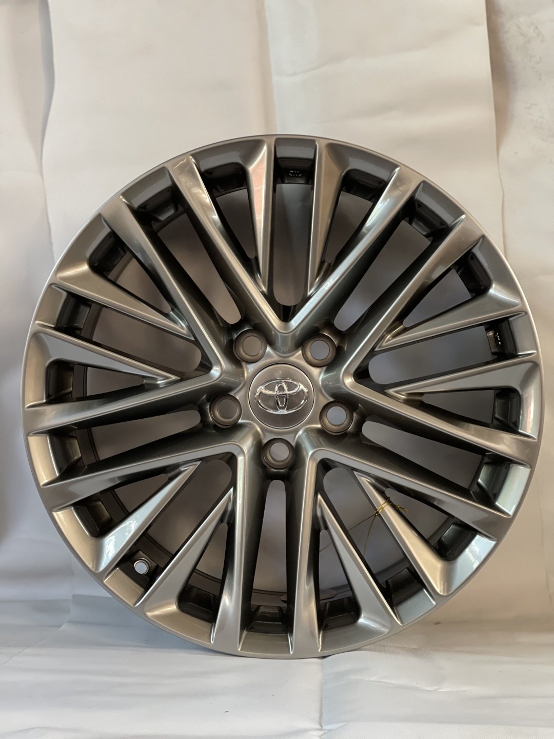 Toyota 1111 8x18/5x114.3 D60.1 ET40 4 диска графит купить,645000