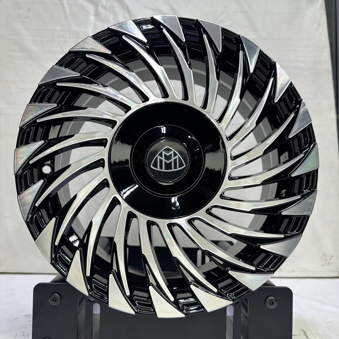 RNO QC1298 6.5x15/4x100 D67.1 ET35 4 диска черный, серебристый купить,450000