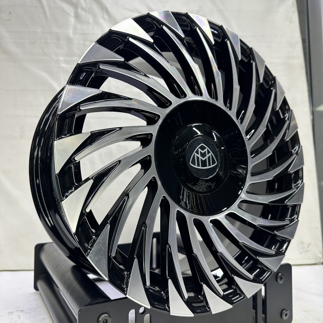 RNO QC1298 6.5x15/4x100 D67.1 ET35 4 диска черный, серебристый купить,450000