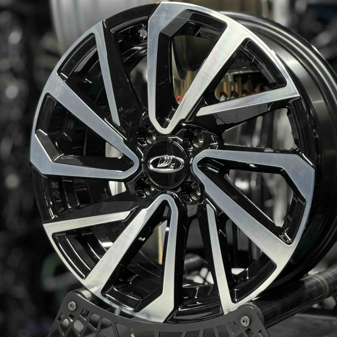 RNO JCW276 6x15/4x98 D58.6 ET32 4 диска черный, серебристый купить,400000