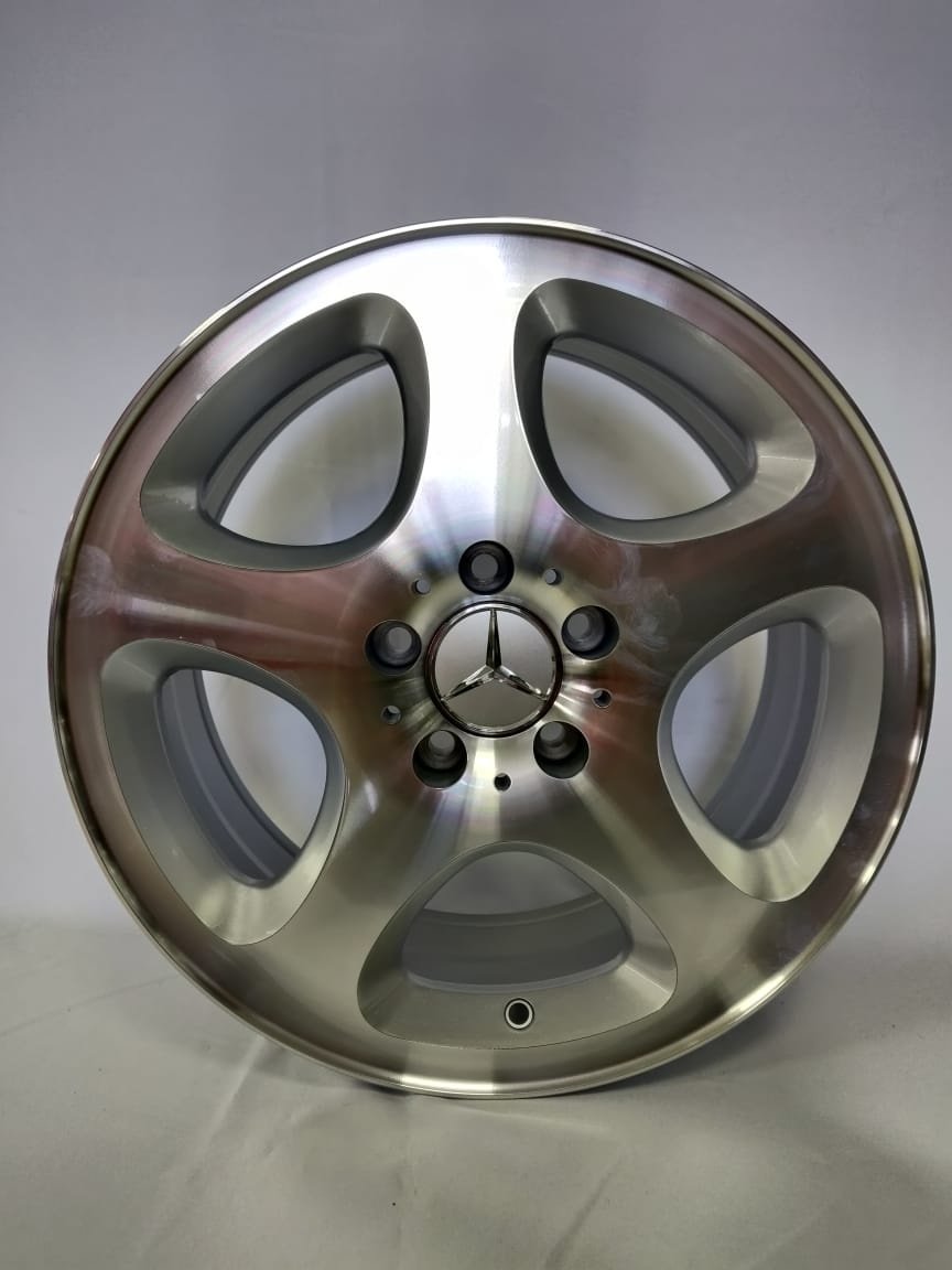 RS 165 8x17/5x112 D66.6 ET35 4 диска серебристый купить,469000