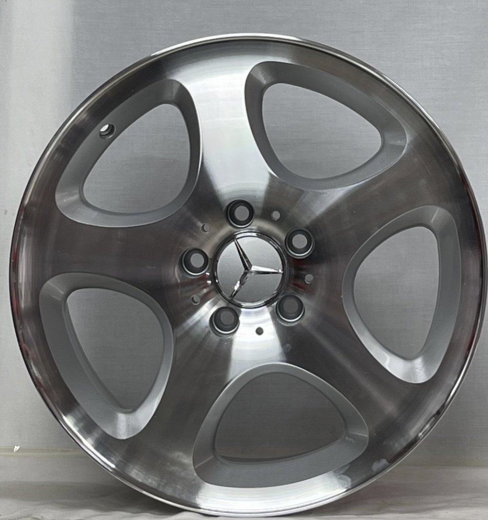 RS RS165 8x17/5x112 D5.112 ET35 4 диска серебристый купить,480000