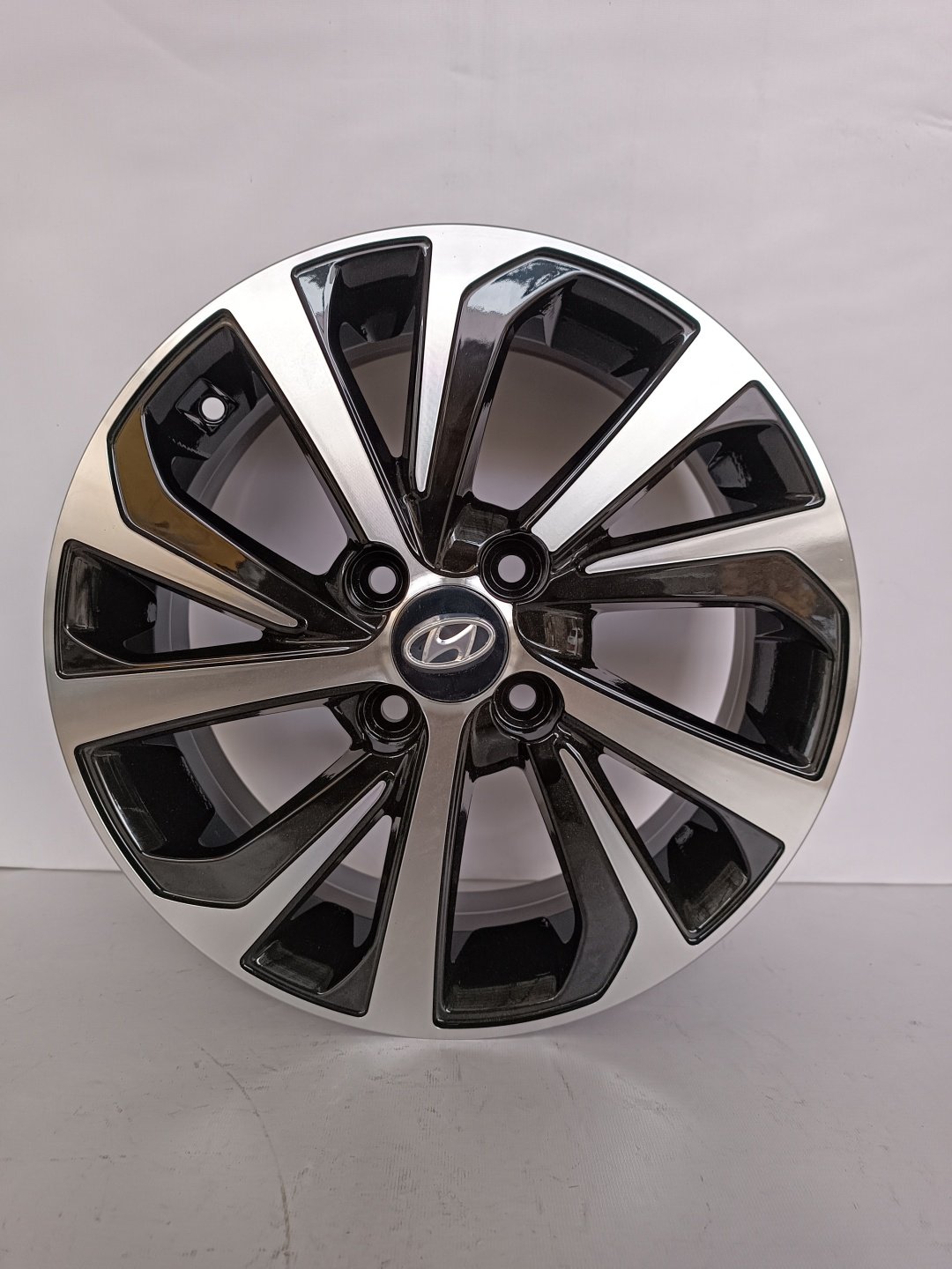 RNO 009 6x15/4x100 D54.1 ET45 4 диска черный, серебристый - ForteMarket RNO 009 6x15/4x100 D54.1 ET45 4 диска черный, серебристый купить,460000