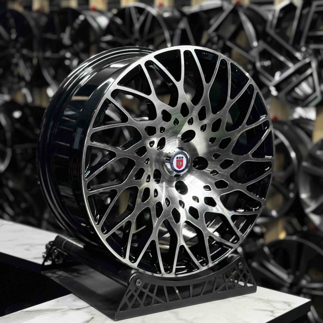 HRE Performance 9511 7.5x17/4x100 D67.1 ET35 4 диска черный, серебристый купить,NaN