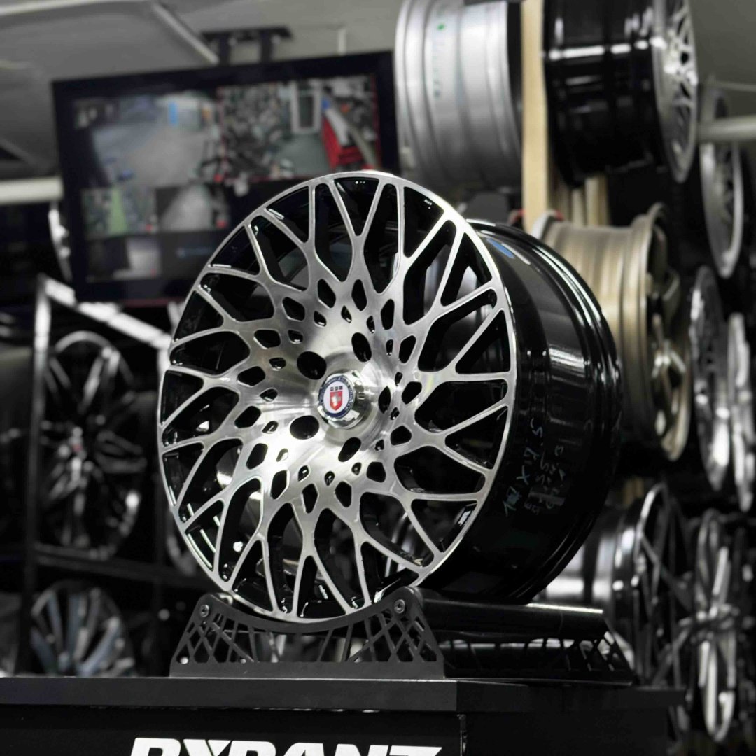 HRE Performance 9511 7.5x17/4x100 D67.1 ET35 4 диска черный, серебристый купить,NaN
