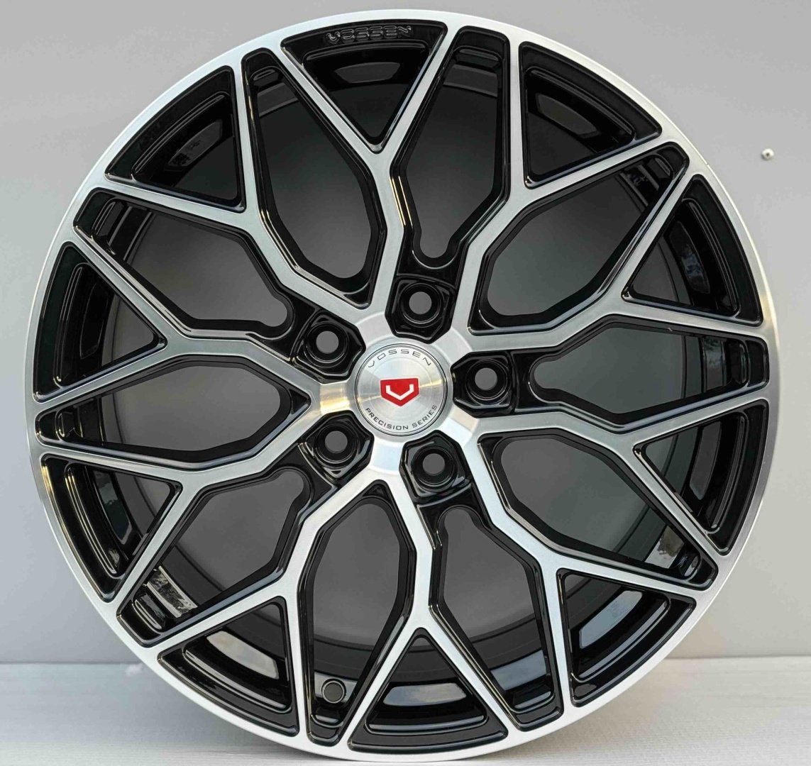 RNO 1701 7.5x17/5x114.3 D67.1 ET35 4 диска черный, серебристый купить,NaN