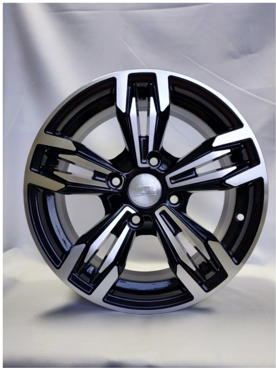 Top Grade 1052 6x14/4x108 D67.1 ET35 4 диска черный, серебристый купить,400000