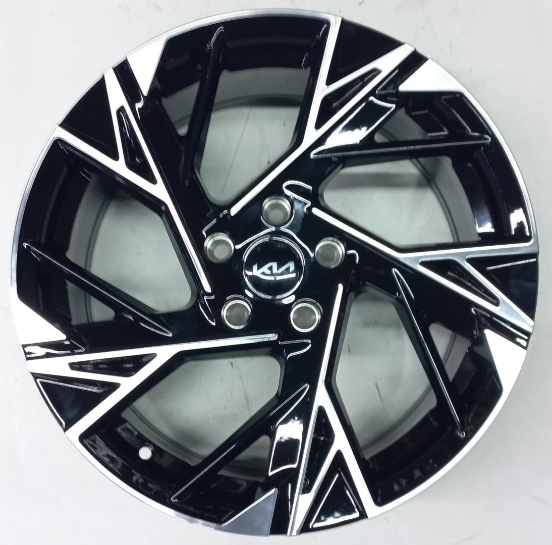KIA KIA 1216 7.5x18/5x114.3 D67.1 ET49 4 диска черный, серебристый купить,660000