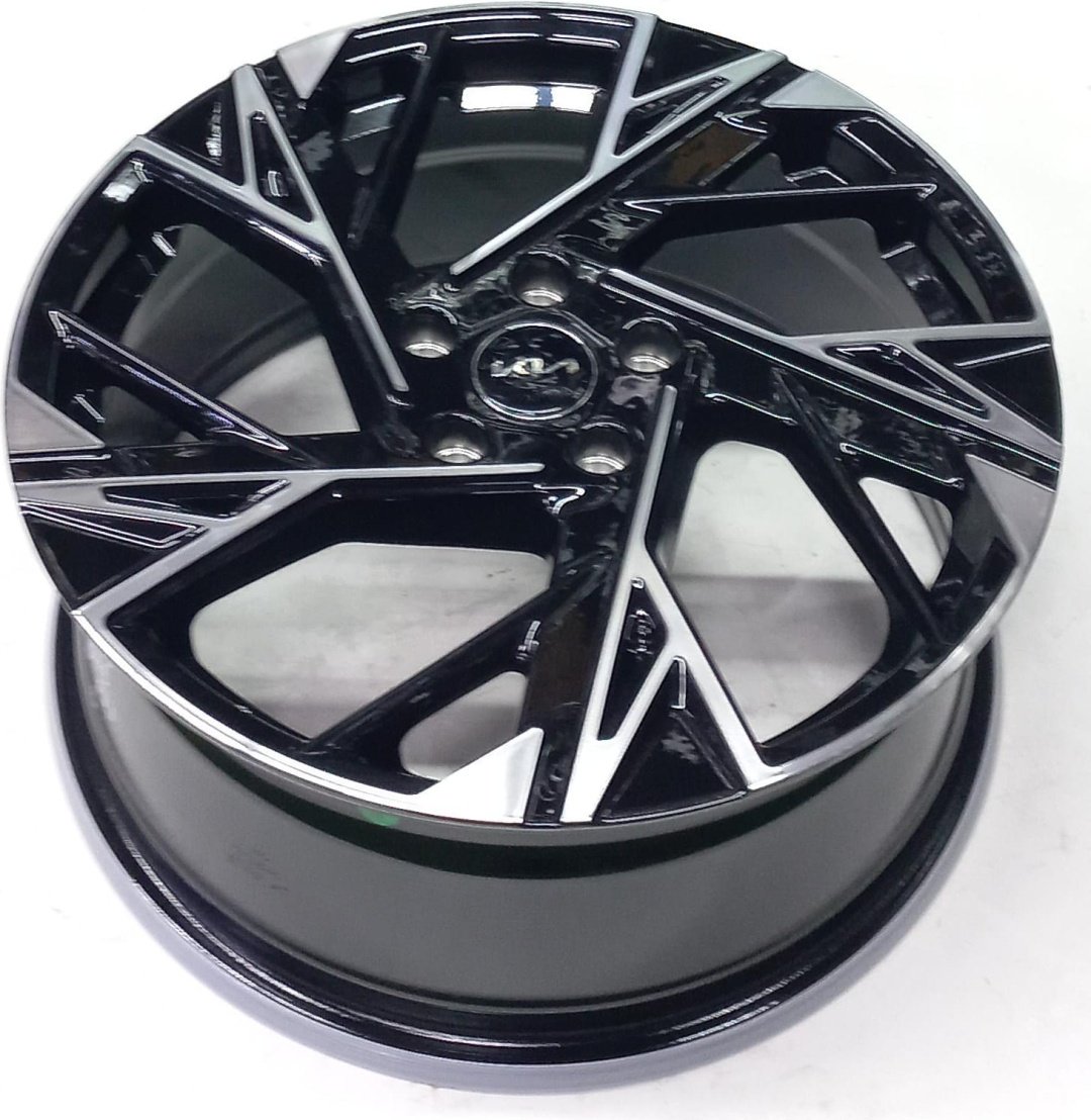 KIA KIA 1216 7.5x18/5x114.3 D67.1 ET49 4 диска черный, серебристый купить,660000