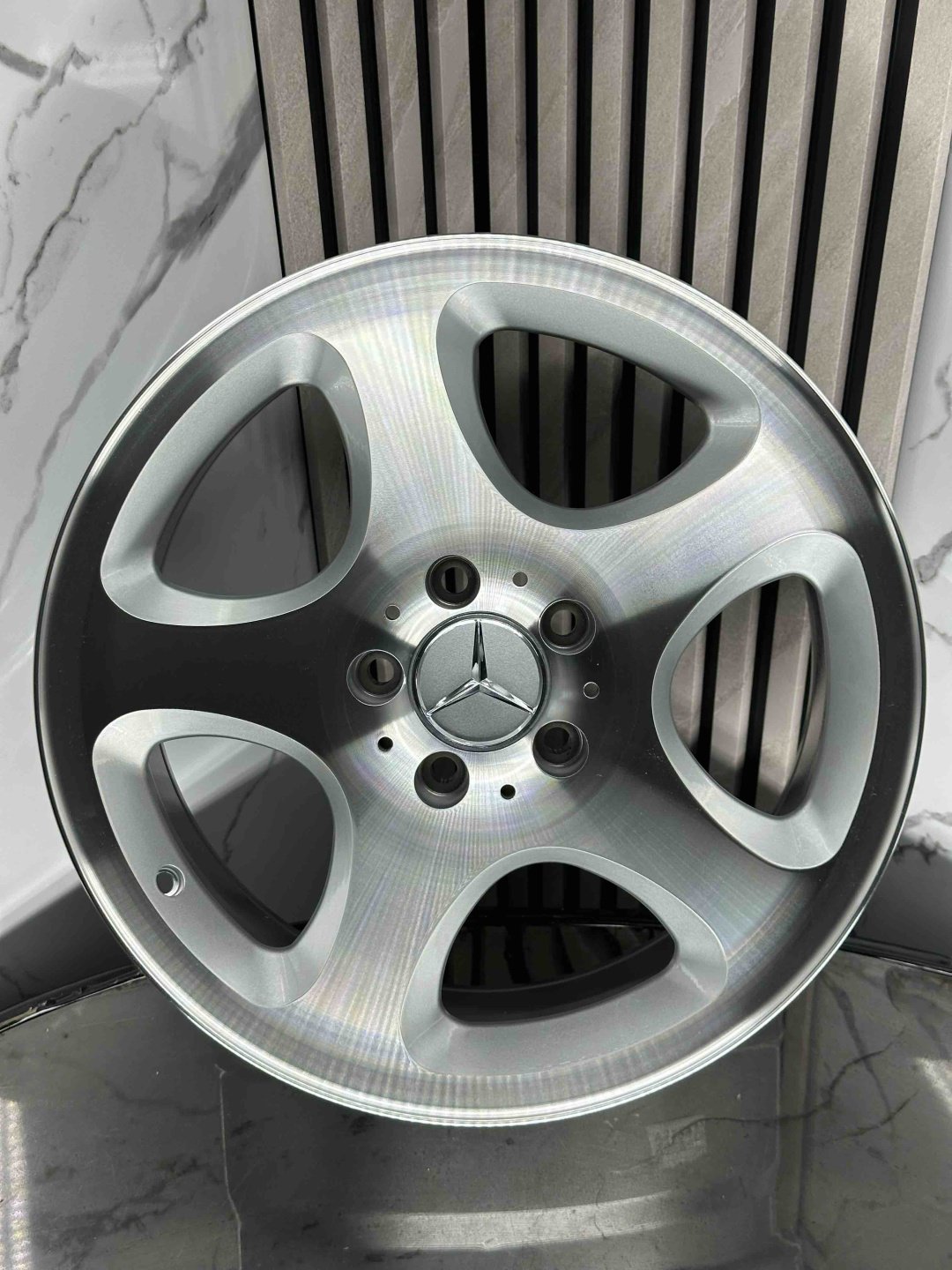 Top Grade sador 2363 8x17/5x112 D66.6 ET37 4 диска серебристый купить,440000