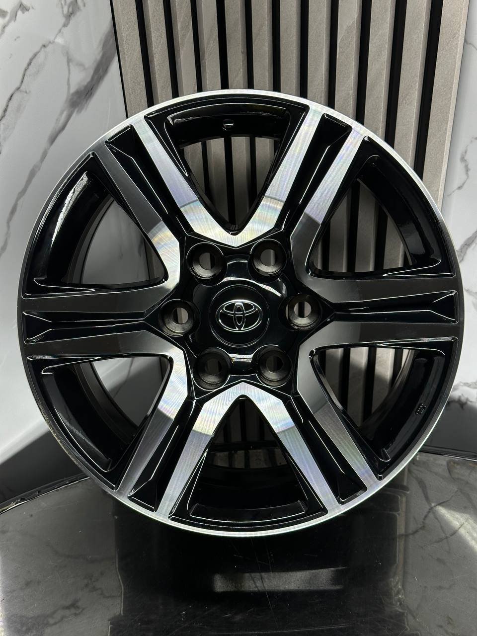 Top Grade Prado 4335 7.5x17/6x139.7 D106.1 ET25 4 диска черный, серебристый купить,NaN