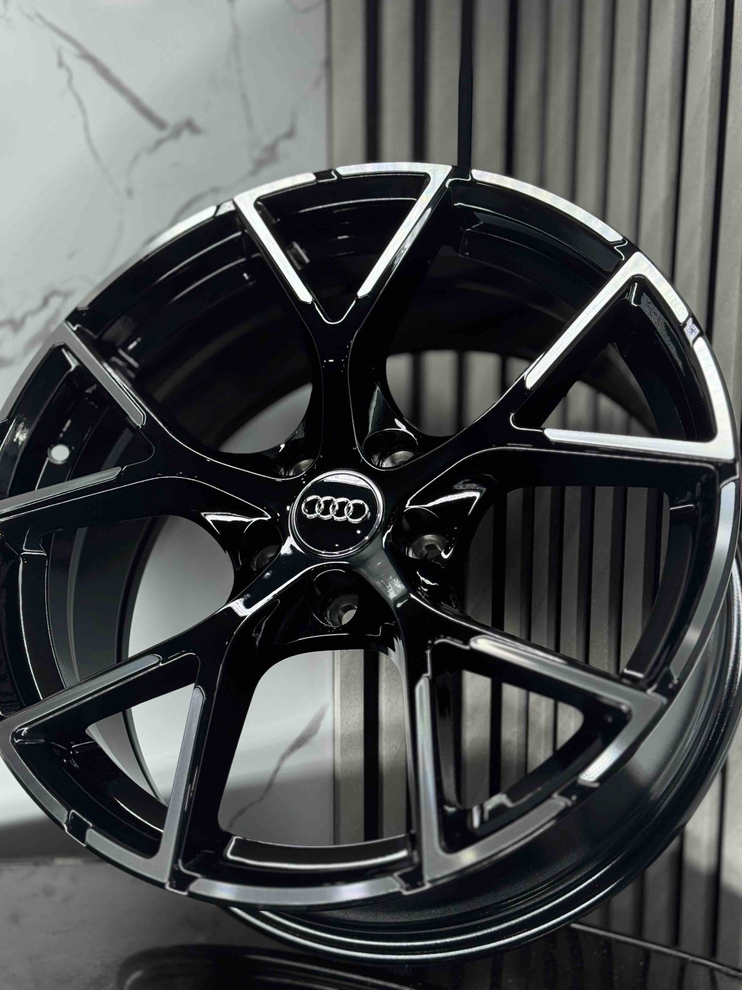 Top Grade ауди/мерс 3491 8x18/5x112 D66.5 ET35 4 диска черный, серебристый купить,599000