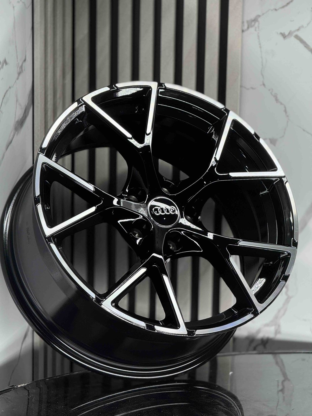 Top Grade ауди/мерс 3491 8x18/5x112 D66.5 ET35 4 диска черный, серебристый купить,599000