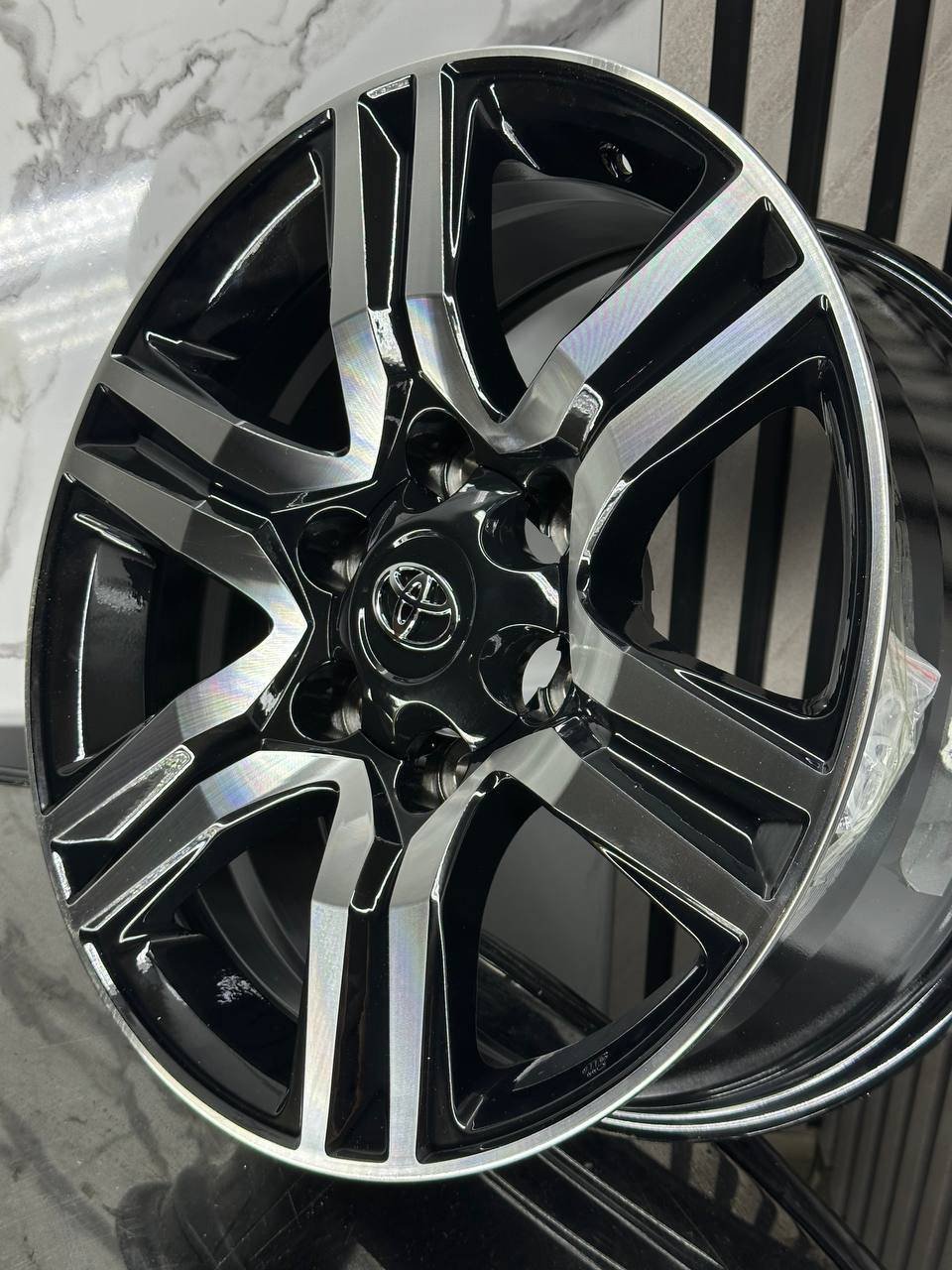Top Grade Prado 4335 7.5x17/6x139.7 D106.1 ET25 4 диска черный, серебристый купить,NaN