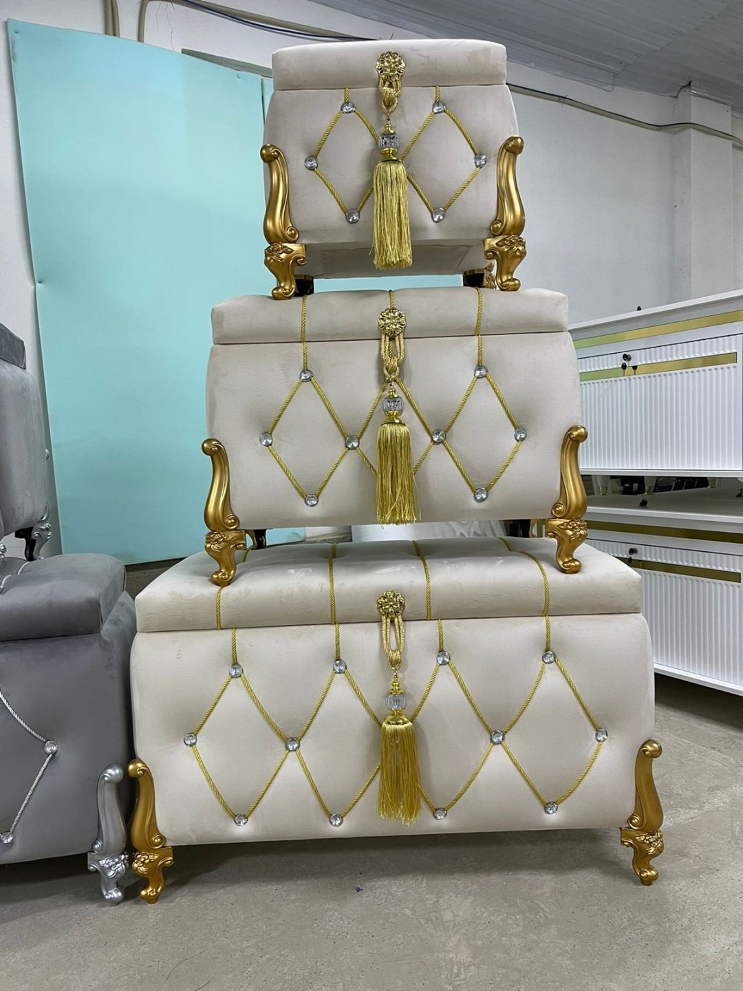 Сундук AAA 992239 бежевый 130 л купить,120000